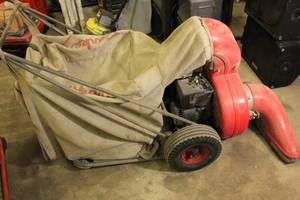 lot 9 image: Parker VAC-35 Heavy Duty Industrial Gas Powered Vacuum Cleaner