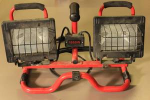 lot 38 image: Commercial Electric 1000w Adjustable Double Work Light