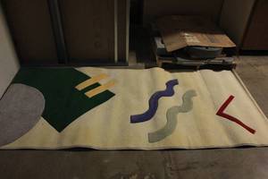 lot 54 image: Decorative Rug, 4ft x 9ft