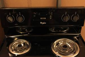 lot 84 image: Used Whirlpool Oven Stovetop Combo Black - Tested and Working, See Pictures