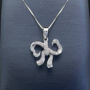 Kay Jewelers Open Hearts by Jane Seymour Diamond Pave Open Double Heart Ribbon Bow Tie Pendant in White Gold $1,100 Retail