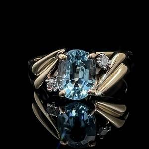 Oval Cut Aquamarine & Cluster Diamond Retro Scalloped Ring in 14k Yellow Gold