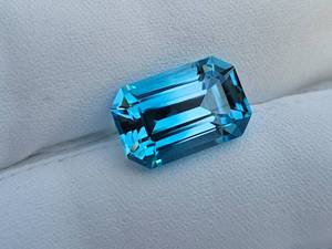 15.32 Carat Natural Swiss Blue Topaz Gemstone