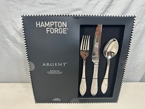 New Hampton Forge 45 Pc Flatware Set