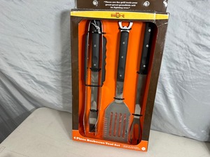 New 4 Piece BBQ Tool Set