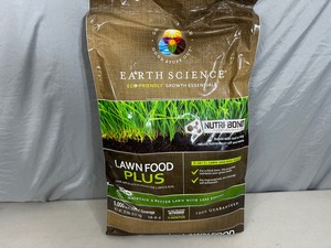 New 20 lb Bag of Lawn Food Plus