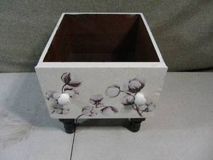 lot 6 image: Cute Decorative Box w Legs and Cottons Seed Print