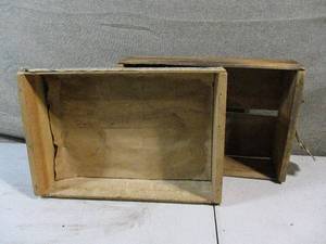 lot 10 image: 2 Vintage Wooden Fruit Crates