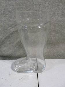 lot 19 image: 48oz Das Boot Beer Mug