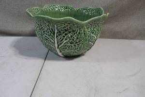 lot 35 image: Cabbage Leave Ceramic Bowl Medium