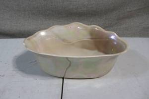 lot 43 image: Shell Style Decorative Ceramic Hand Towel Soap Bowl