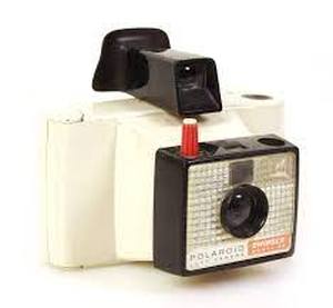 lot 24 image: Vintage Polaroid Swinger 20 Instant Film Camera