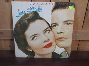 lot 194 image: The J. Geils Band - Love Stinks - 1980 - Vinyl Record