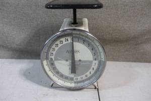 lot 50 image: Vintage Hanson Utility Scale Model 1371