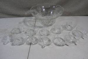 lot 80 image: Crystal Punch Bowl and Glasses w Ladle