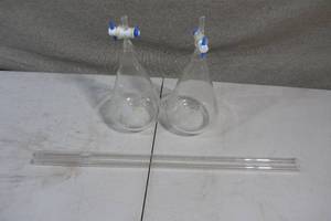 lot 88 image: Set of 2 50cc Pipettes and 2 1000 mL Buchner Flasks