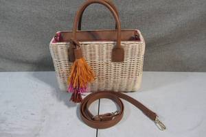 lot 89 image: Nordstroms Posh Wicker Hand Bag w Shoulder Strap