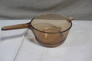 lot 90 image: Vision Corning Glass Pot
