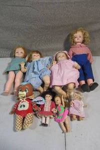 lot 127 image: Lot of 8 Sleeping Crying Vintage Baby Dolls