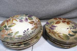 lot 148 image: Set of 10 Ceramic Dinner Plates- LargeMedium