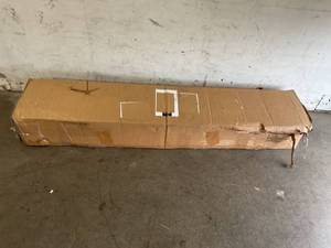lot 105 image: Amazon Basics 7 inch Queen Size Smart Box Spring