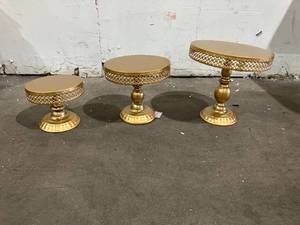 lot 199 image: Hotity 3 Piece Gold Round Cake Stands
