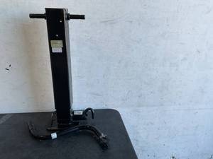 lot 258 image: Buyers Products Side-Pin Heavy Duty Square Jack