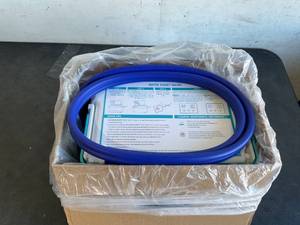 lot 261 image: PhysioNatural Cold Therapy System with Large Shoulder Pad