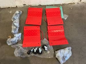 lot 213 image: Set of 4 Red ATV Wheel Dollies