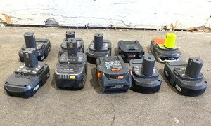 lot 214 image: LOT OF 10 Assorted Power Tool Batteries