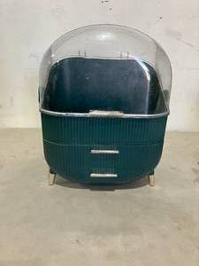 lot 239 image: Canitoron Green Makeup Storage Organizer with 2-Layer Storage Box and Transparent Cover