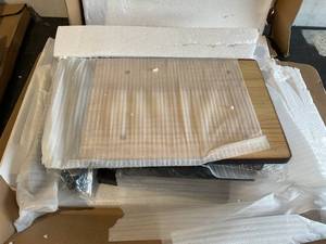 lot 284 image: Houcaics 2-Step Stool For Toddlers & Kids
