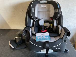 lot 351 image: Graco 4Ever Matrix 4-in-1 Convertible Car Seat