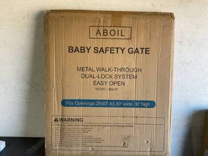 lot 373 image: ABOIL Black 29-43 Inch Wide Baby Gate with Auto Close