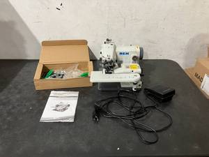 lot 17 image: REX RX-518 All Metal Construction Portable Professional Grade Desktop Blindstitch Sewing Machine