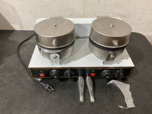 lot 59 image: MATHOWAL 2400W Commercial Double Electric Non-Stick Waffle Maker