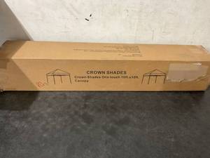 lot 61 image: CROWN SHADES 10 x 10 ft. Pop-up Forest Green Canopy