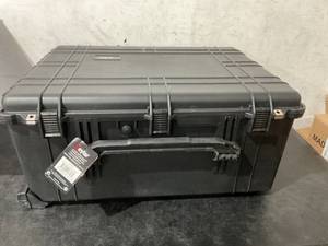 lot 34 image: Eylar XXL 31.5 Inch Protective GearGun Roller Case