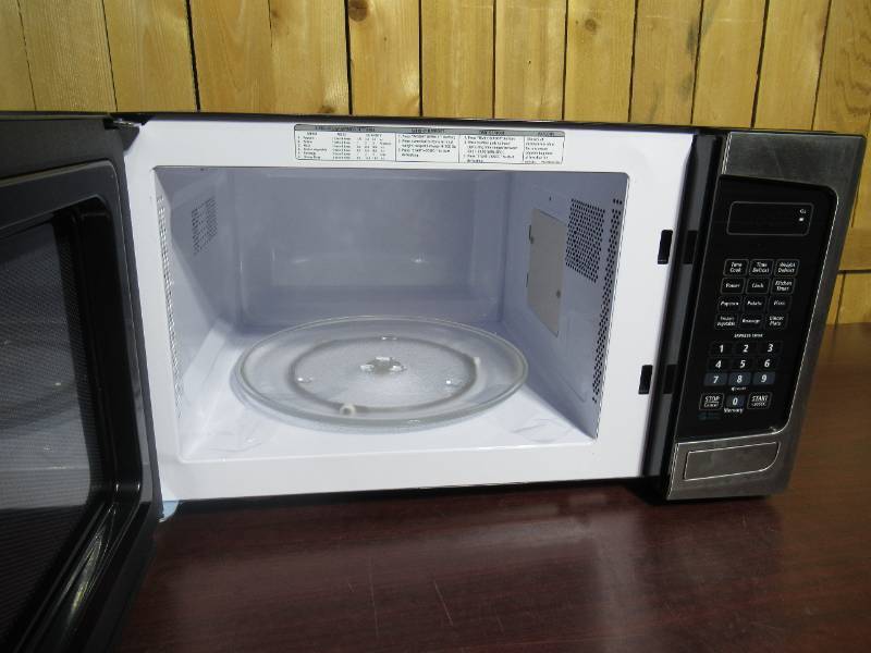  Insignia - 0.9 Cu. Ft. Compact Microwave - Stainless steel :  Home & Kitchen