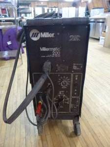 lot 19 image: Miller Millermatic 200 Arc Welder