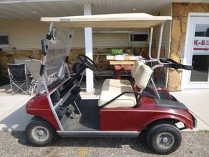 lot 1 image: 1999 Club Car Golf Cart
