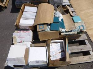 lot 23 image: Pallet of Tile