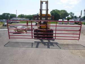 lot 7 image: Cattle Gate