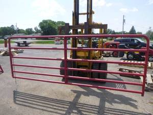 lot 21 image: Cattle Gate