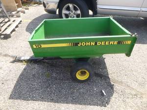 lot 28 image: John Deere 2 Wheel Garden Trailer