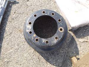 lot 45 image: Brake Drum