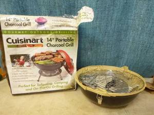 lot 67 image: Cuisnart Portable Charcoal Grill