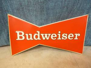 lot 68 image: Budweiser Beer Sign