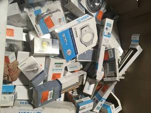 lot 9 image: Lot of assorted Moen bath accessories Differents styles models and conditions See Pictures
