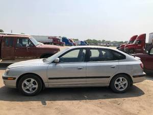 lot 102 image: 2006 Hyundai Elantra GT - 2 OWNERS - MANUAL